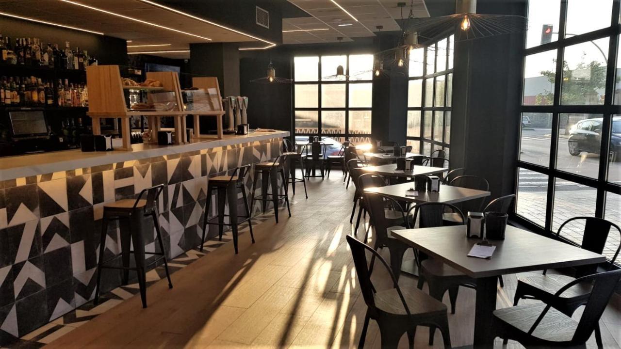 Rener Hotel Los Campones 기욘 외부 사진