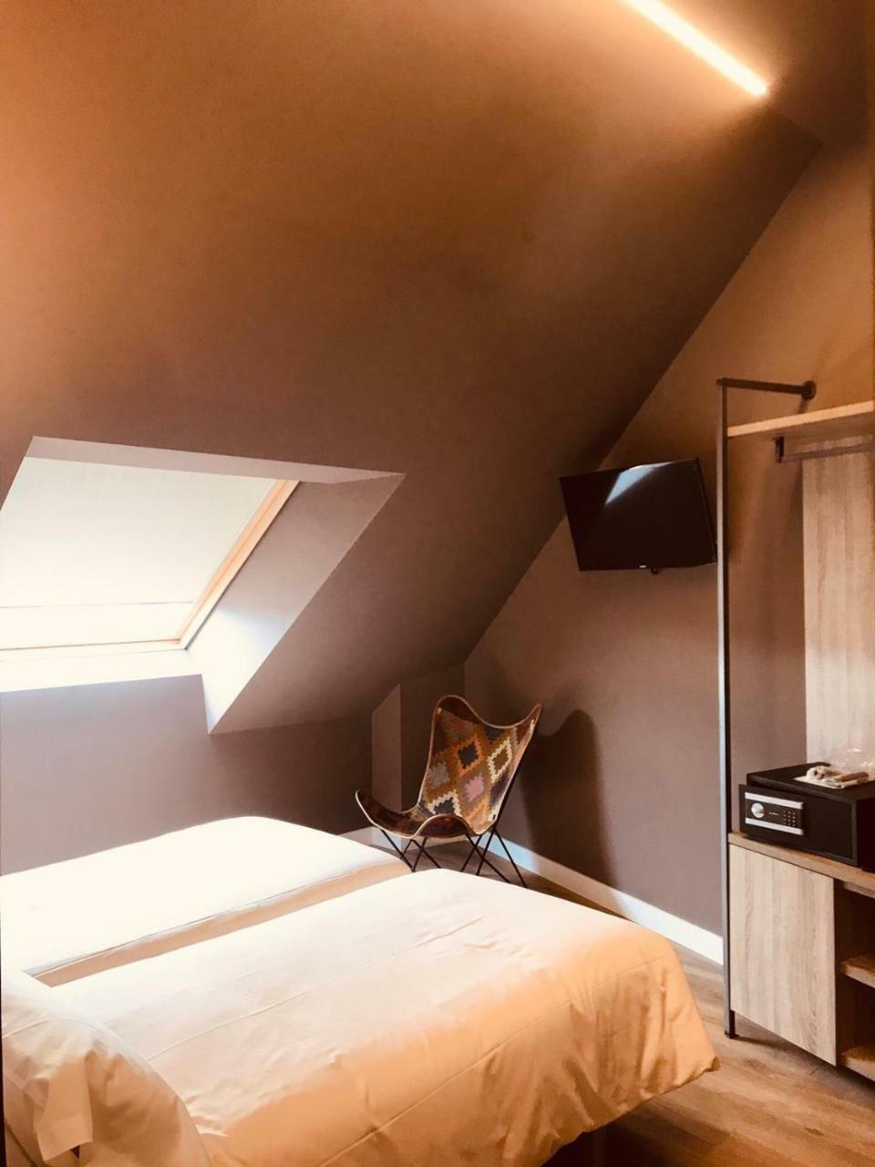 Rener Hotel Los Campones 기욘 외부 사진