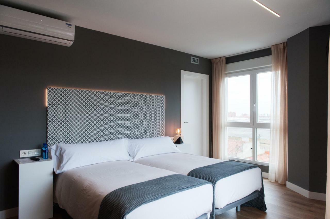 Rener Hotel Los Campones 기욘 외부 사진