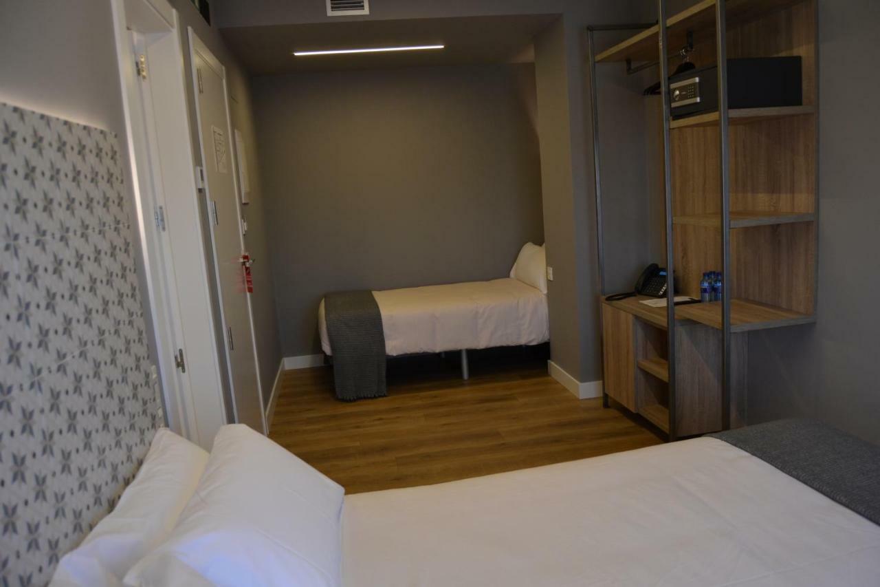 Rener Hotel Los Campones 기욘 외부 사진