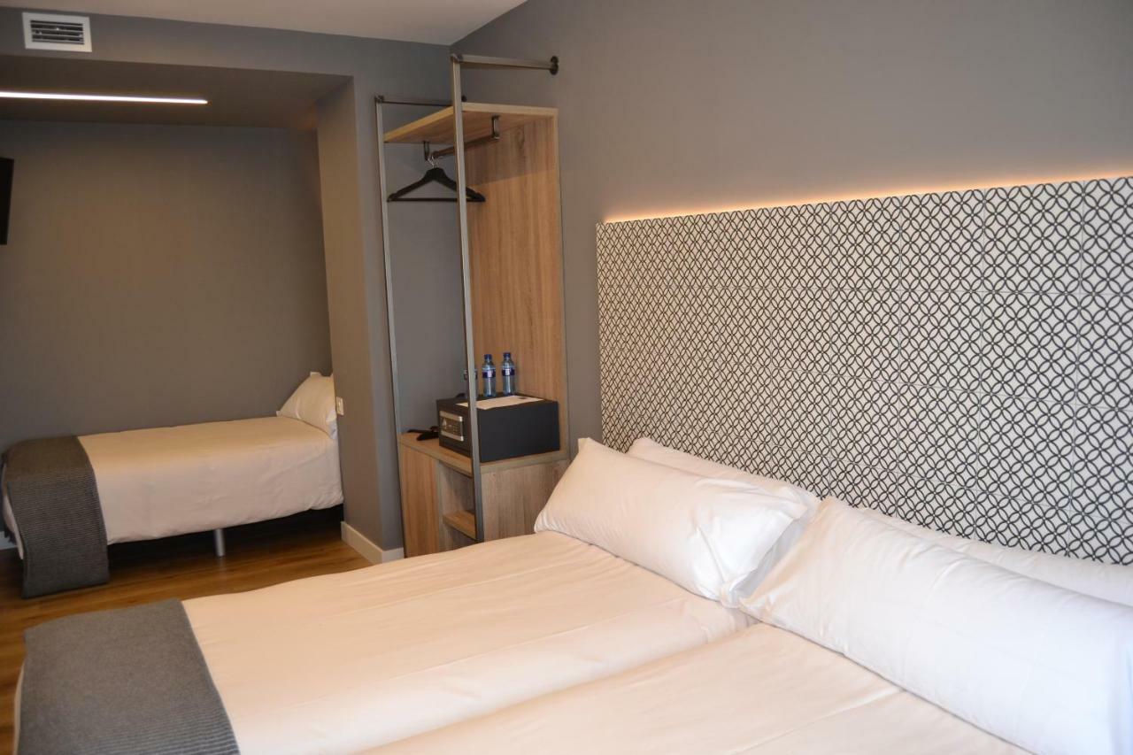 Rener Hotel Los Campones 기욘 외부 사진